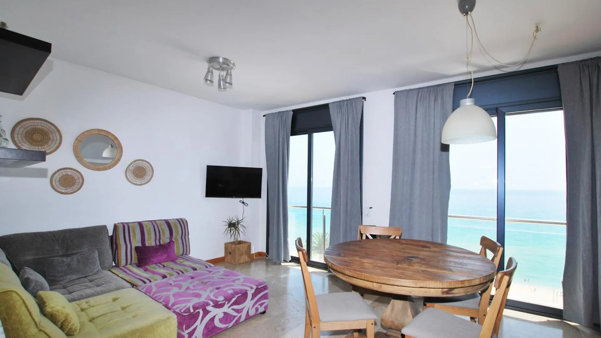 Waves And Sky Apartamento Montgat