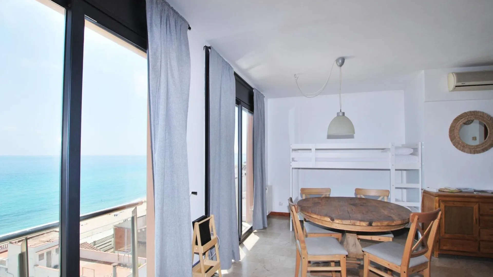 Waves And Sky Apartamento Montgat